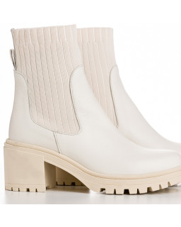 Chelsea Boots with Grained Leather Heels