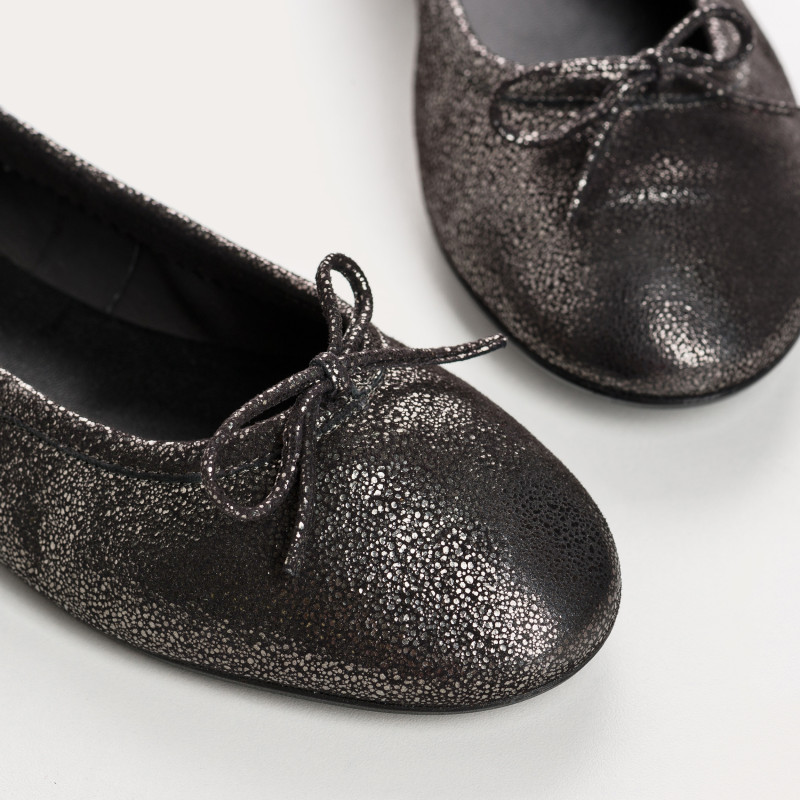 Carmen crackled leather ballerinas | Reqins
