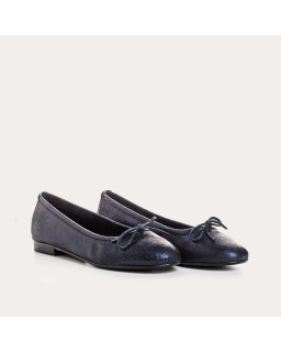 flat ballerinas woman leather crack