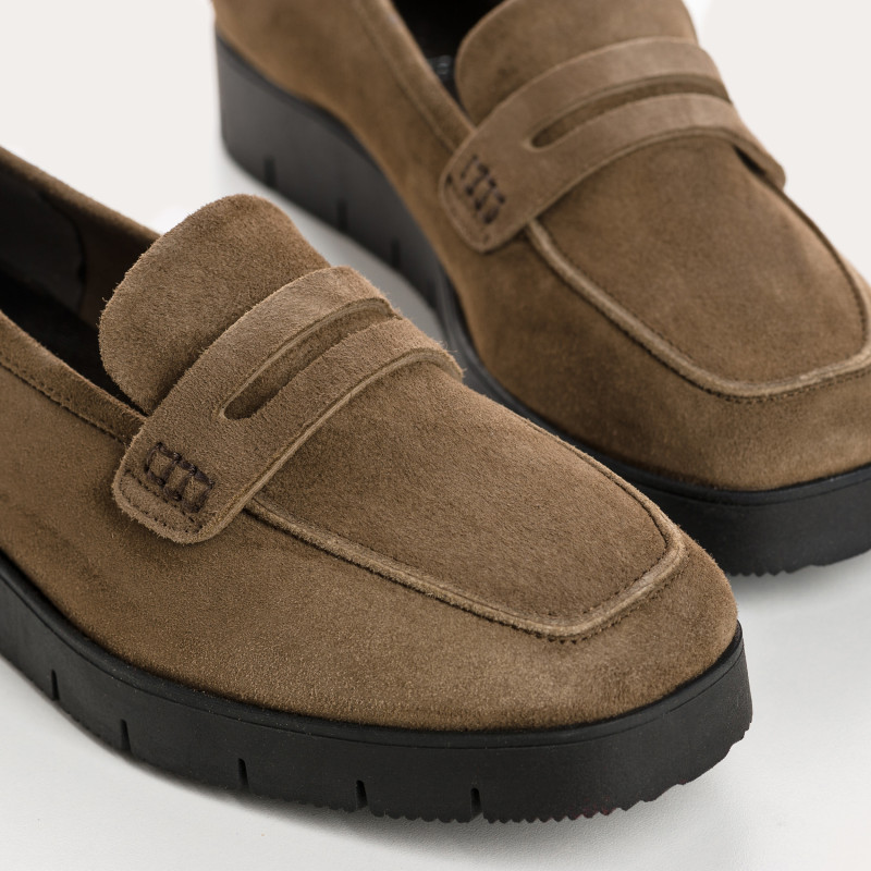 Suede compensated loafers
