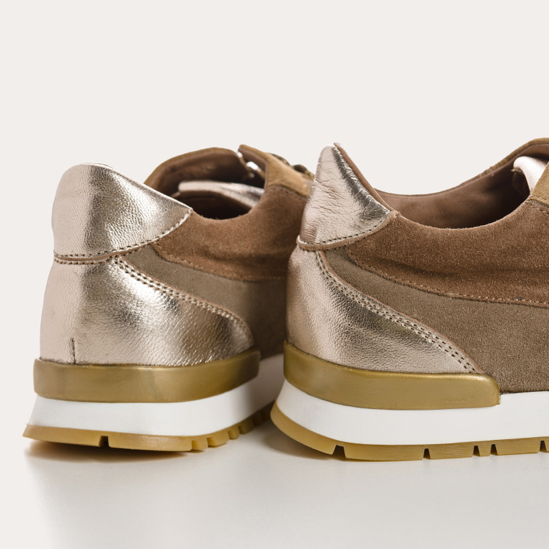 Suede sneakers and black laces metallic / women's vison