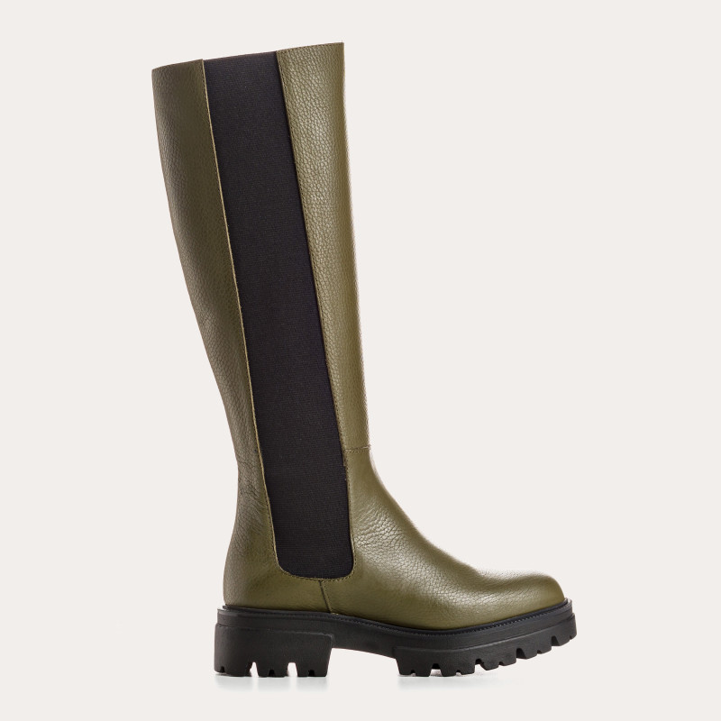 High grain leather boots with elastic and notched soles