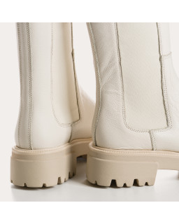 Grained leather boots with elastic thick soap