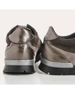 Suede sneakers and black laces metallic / women's vison