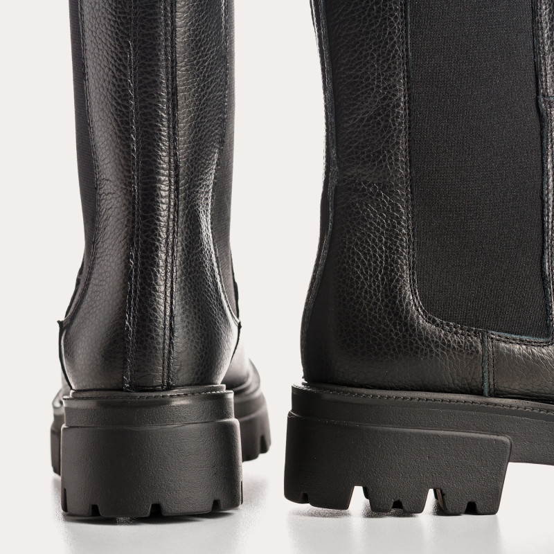 Grained leather boots with elastic thick soap