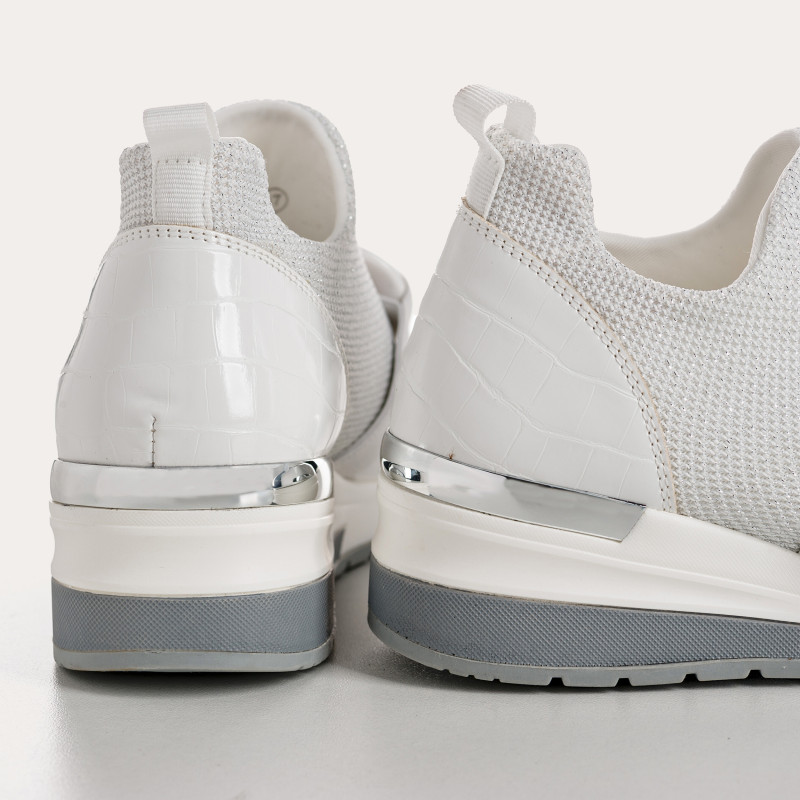 Women's Sneakers in Elastic Fabric Lady with Jewelry Accessories