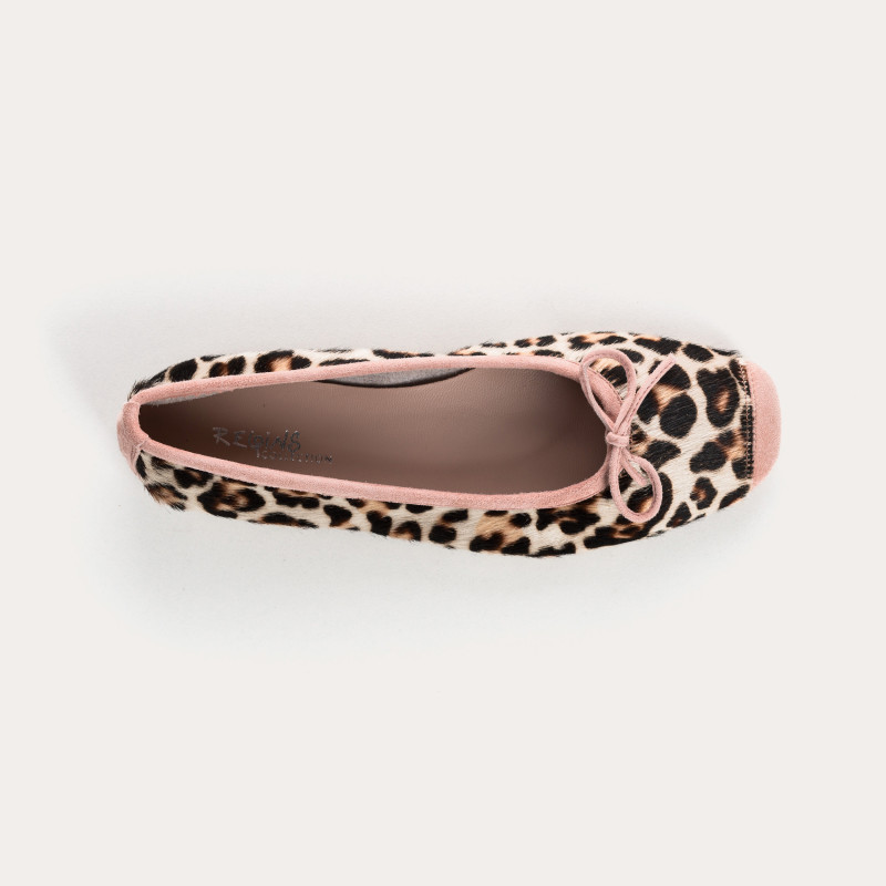 Ballerines plates en cuir imprimé léopard avec nœud