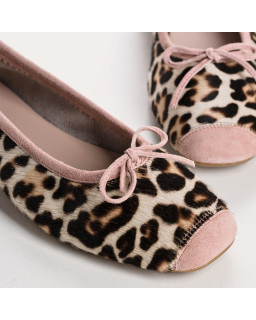 Ballerines plates en cuir imprimé léopard avec nœud