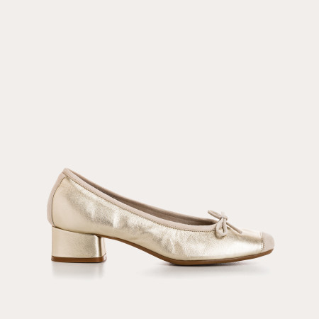 Kyriel metallized leather platinum heel balloons