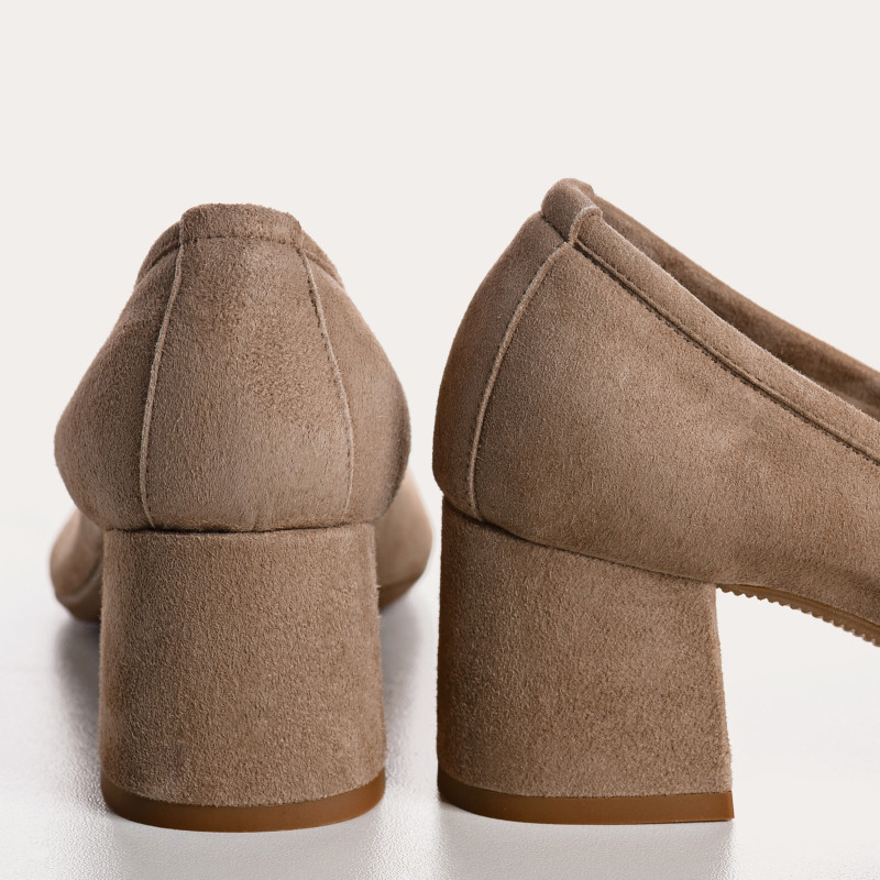 Suede square heel pumps with knot