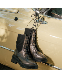 Vintage khaki leather boots boots