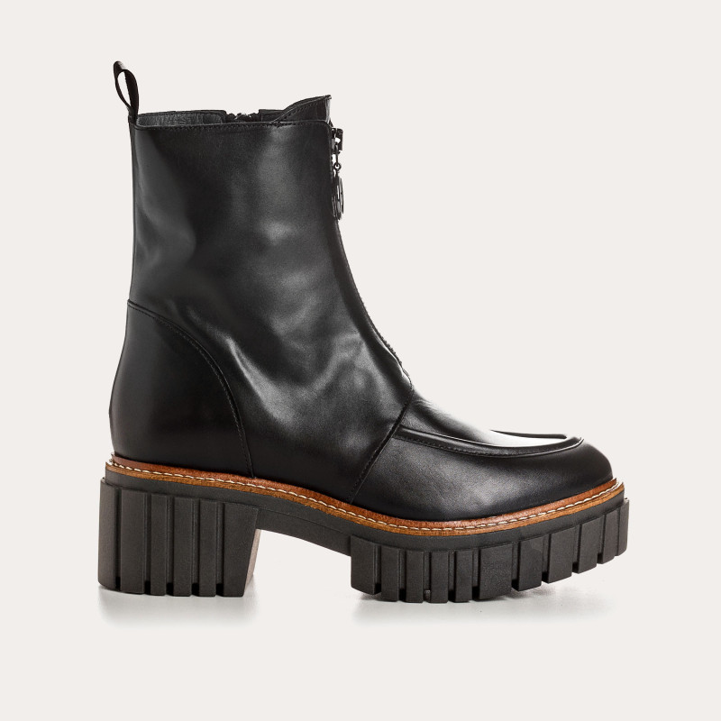 Boots Chelsea with black leather heels with zip and silver buckle
