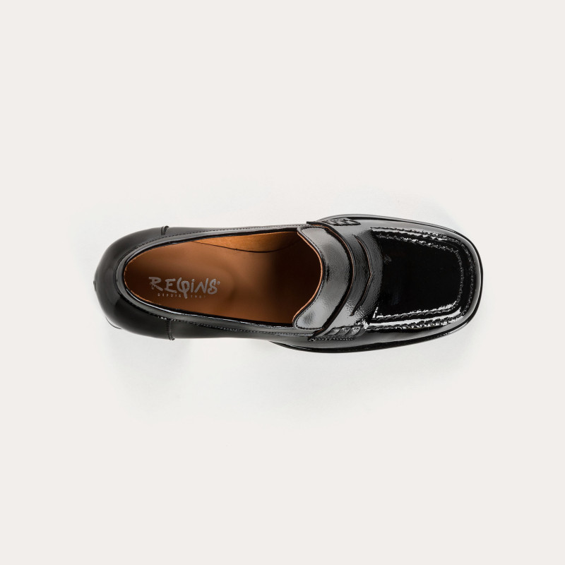 Sweet heeled leather moccasins grained