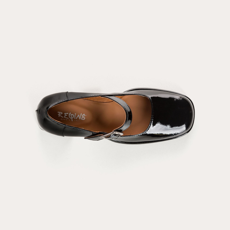 Mary Janes with grained polish leather heels with silver buckle