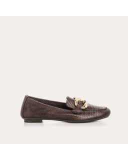 Mocassins marron en cuir embossé lézard avec bijou doré