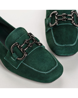 Mocassins bijoux en cuir velours avec ornements en métal argenté