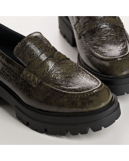 Chunky moccasins in grained varnish leather