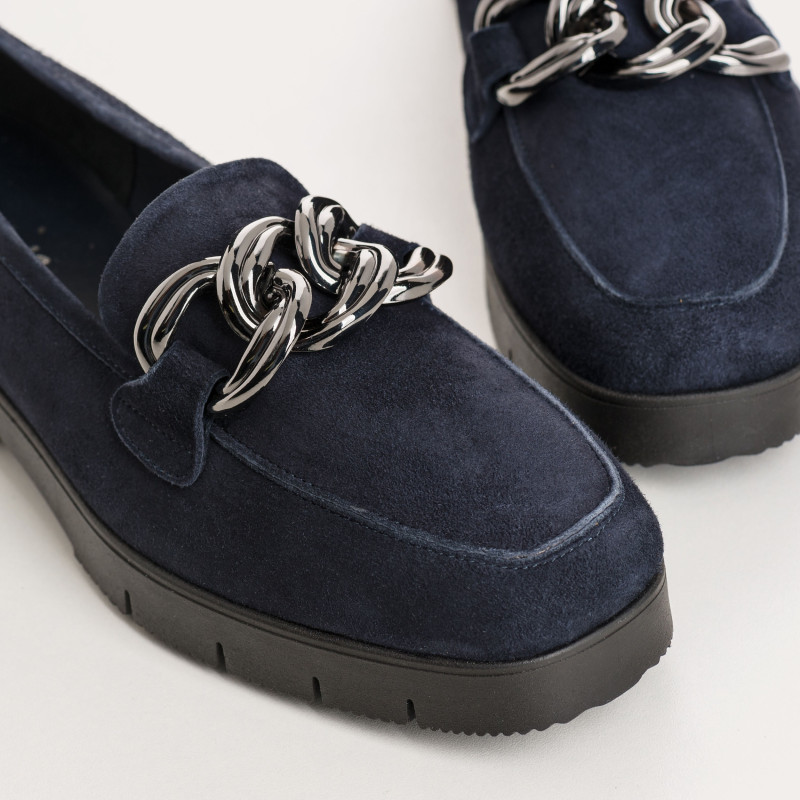 Suede small hem loafers with silver rings