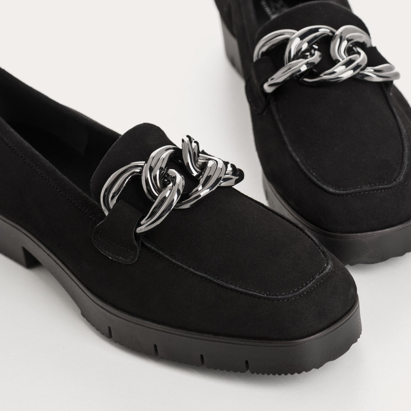 Suede small hem loafers with silver rings