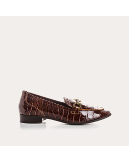 Mocassins à mors en cuir vernis cacao embossé croco et accessoire doré