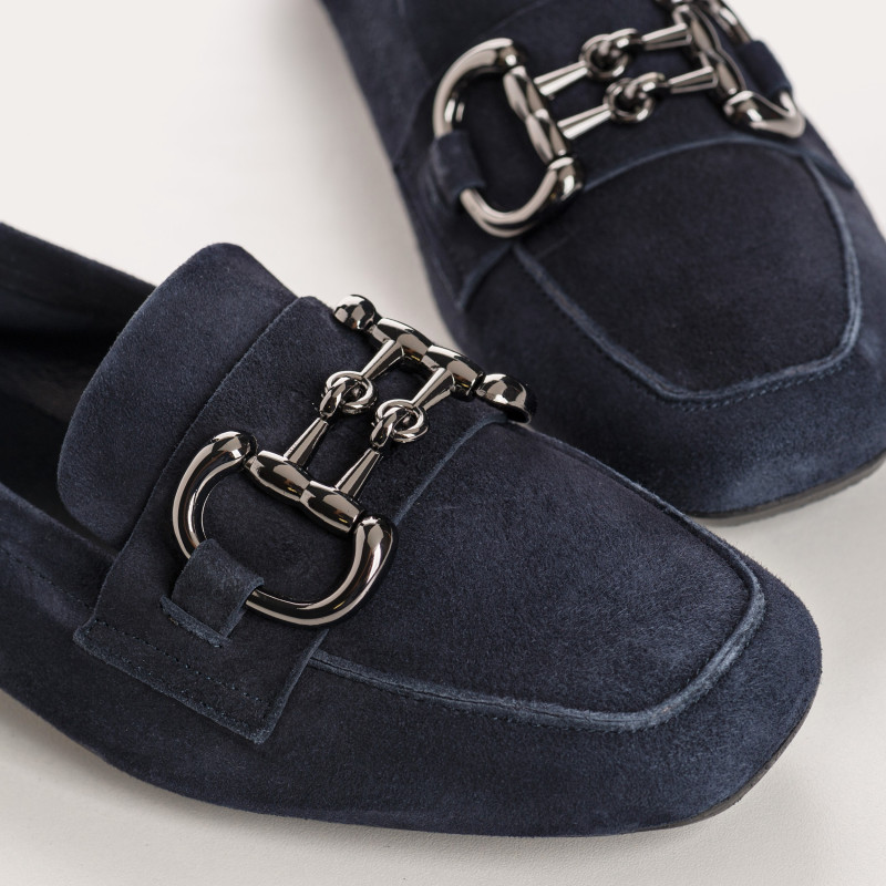 Suede jewelry moccasins with silver metal ornaments