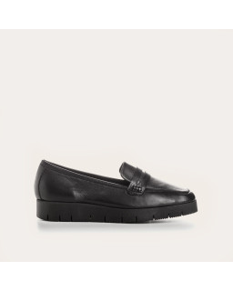 Black wedge moccasins in smooth leather
