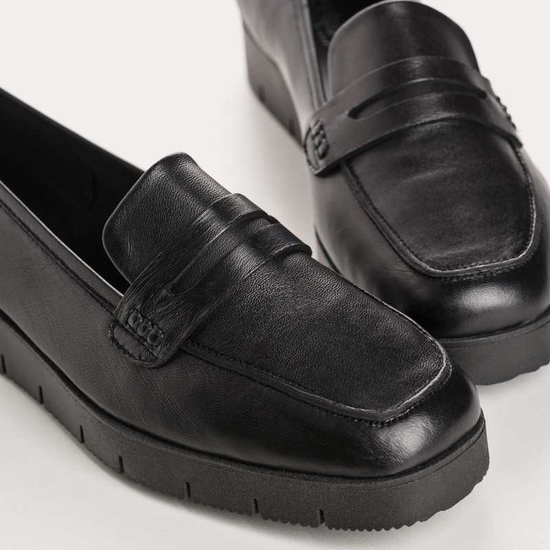Black wedge moccasins in smooth leather