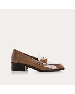 Moccasins College in two-color patent leather