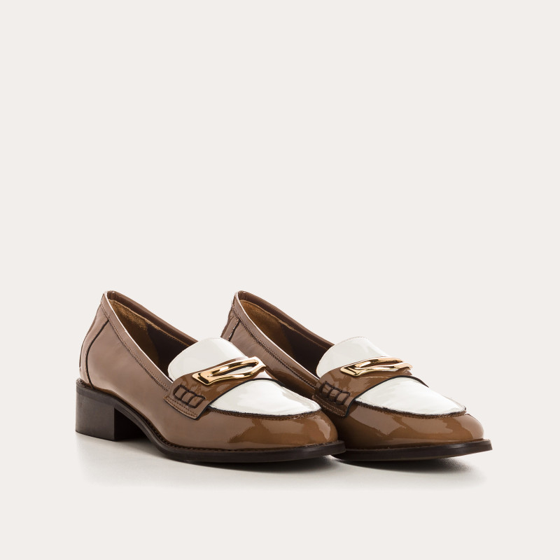 Moccasins College in two-color patent leather
