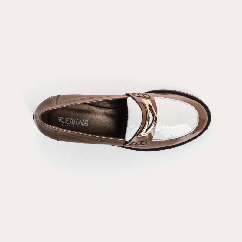Moccasins College in two-color patent leather