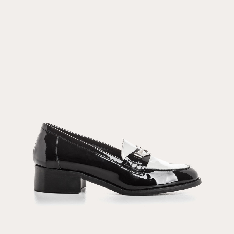 Moccasins College in two-color patent leather