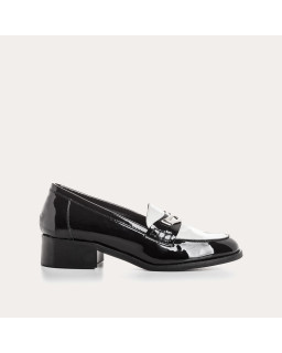 Moccasins College in two-color patent leather