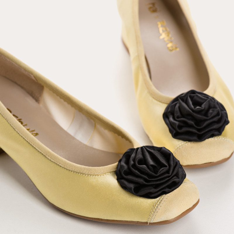 Ballerines à talons noires en soie