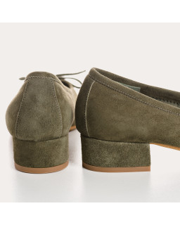 Ballerines à talons en cuir velours