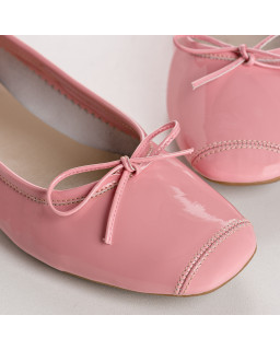 Ballerines en cuir vernis violet à noeud