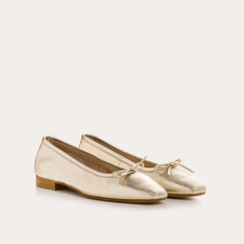 Silver or gilded metal leather ballerinas with pointed end
