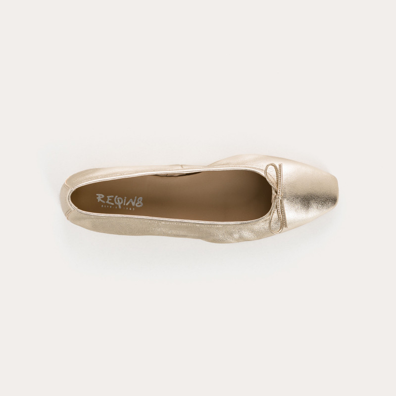 Silver or gilded metal leather ballerinas with pointed end