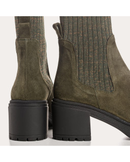 Boots Chelsea à talon en cuir velours avec élastiques