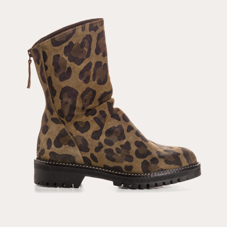 Leopard Dunk Boots: Audacity and elegance