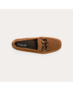 Mocassins bijoux en cuir velours bout carré et chaîne bois brossé