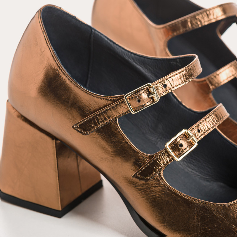 Mary Janes with metallic leather heels with silver or golden buckle