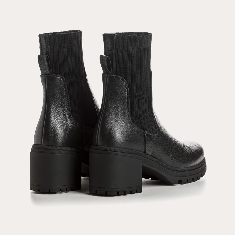 Chelsea Boots with Grained Leather Heels