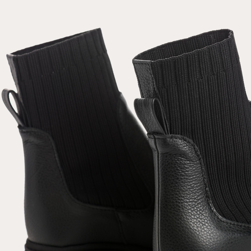 Chelsea Boots with Grained Leather Heels