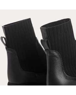 Chelsea Boots with Grained Leather Heels