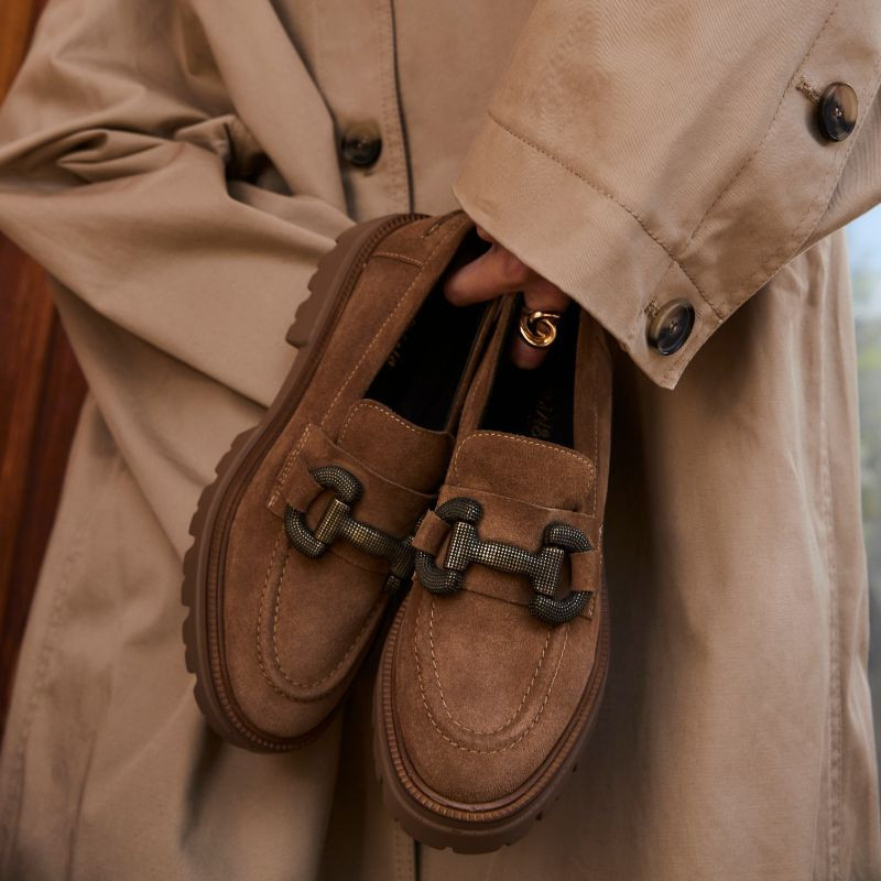 Chunky leather moccasins velvet with golden curls