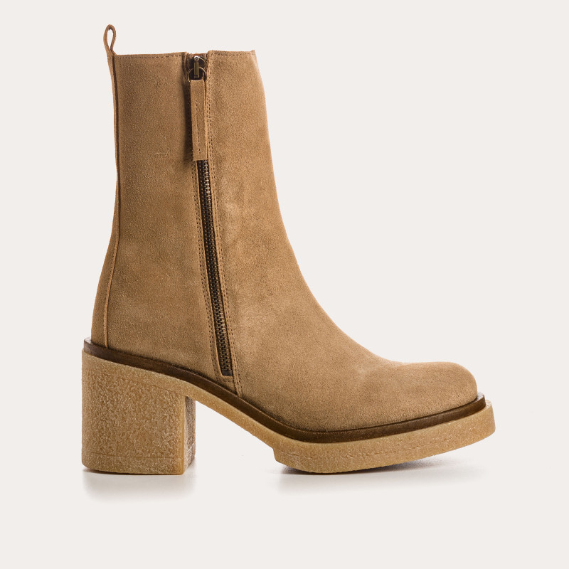 Velvet leather heel boots with zip