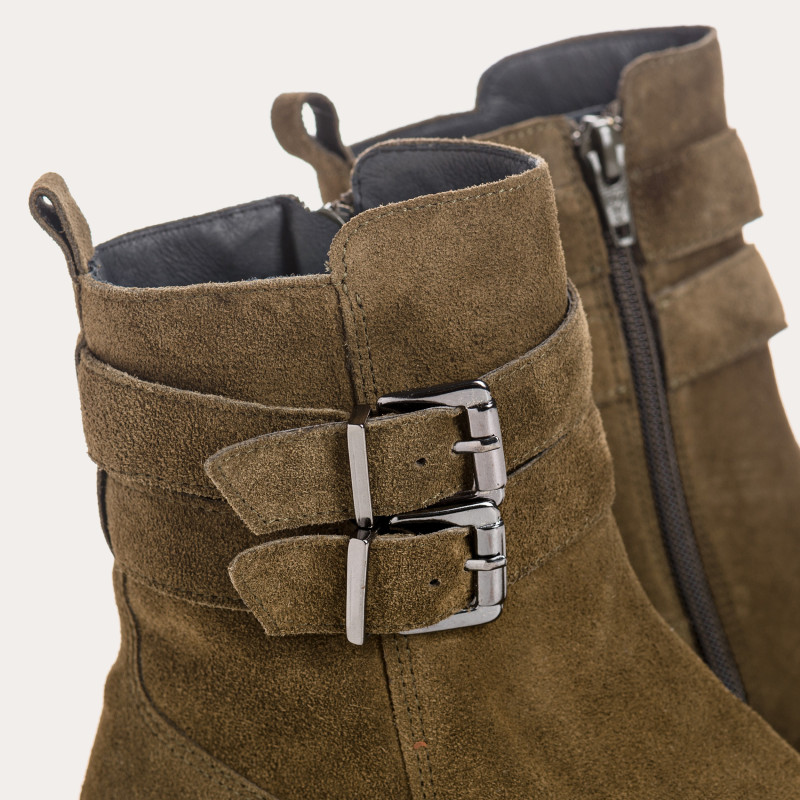 Boots Chelsea en cuir velours avec fermeture éclair et double boucles