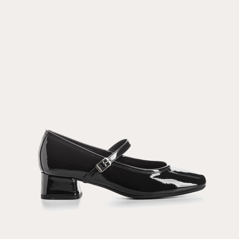 Mary Janes with polished leather heels with silver buckle