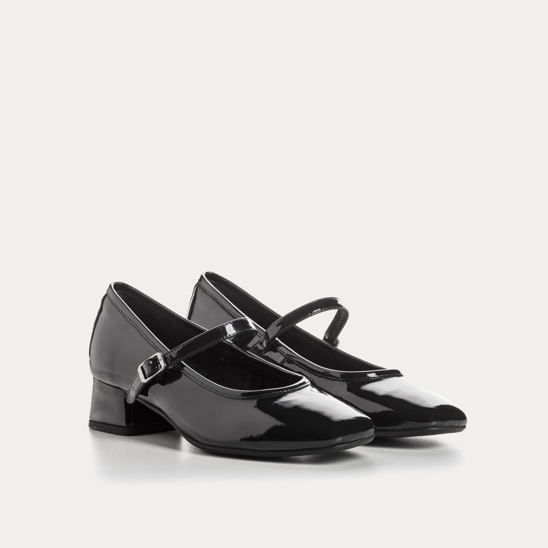 Mary Janes with polished leather heels with silver buckle
