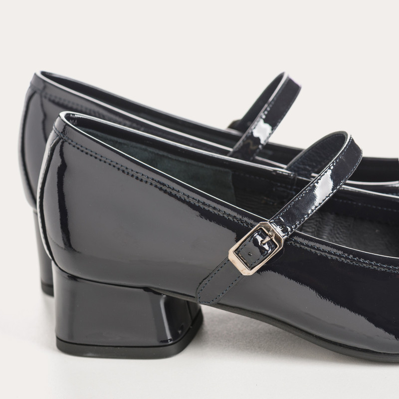 Mary Janes with polished leather heels with silver buckle